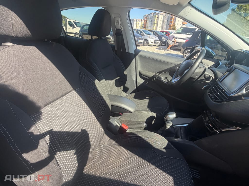 Peugeot 208 1.2 PureTech Allure