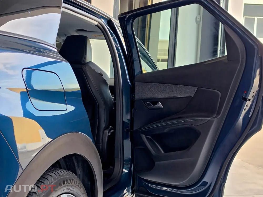 Peugeot 3008 1.6 Hybrid Allure e-EAT8