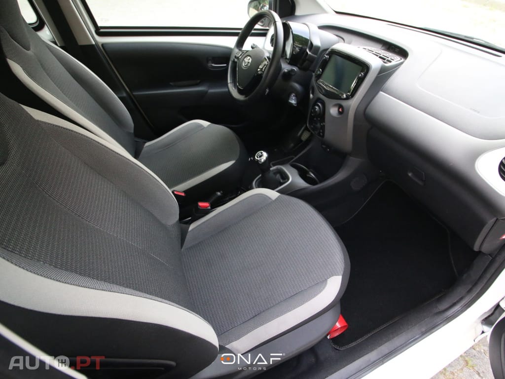 Toyota Aygo X 1.0 VVT-i X-Play