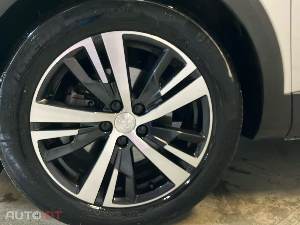 Peugeot 3008 1.5 BlueHDi Allure EAT8