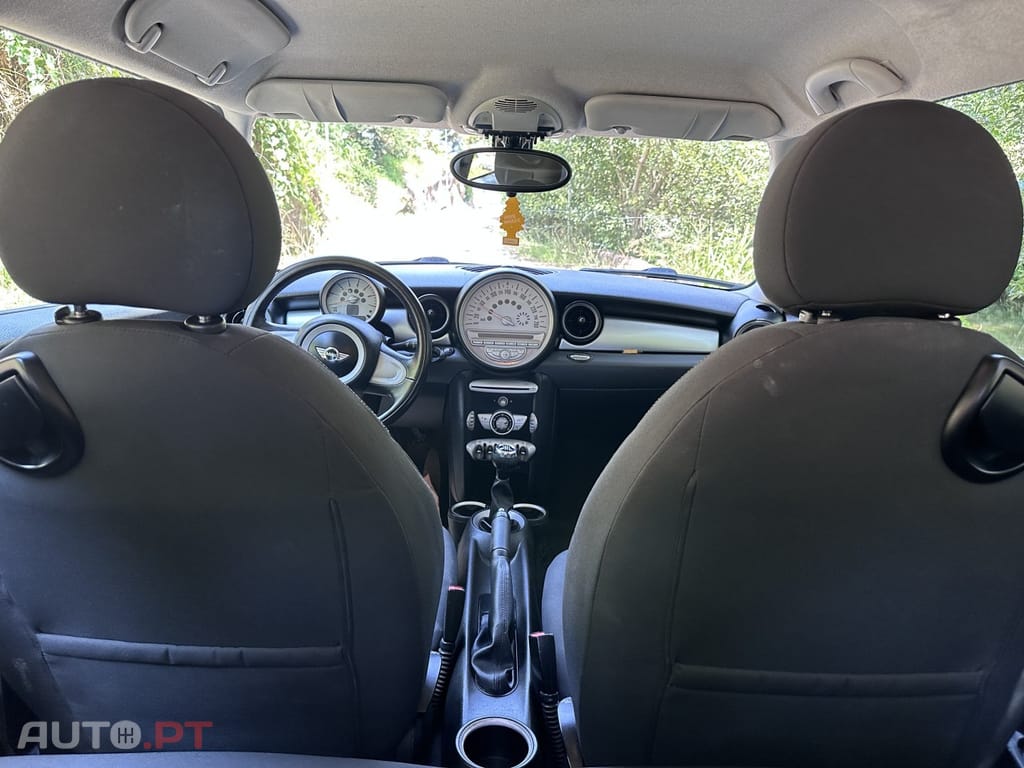 MINI Cooper Cooper D