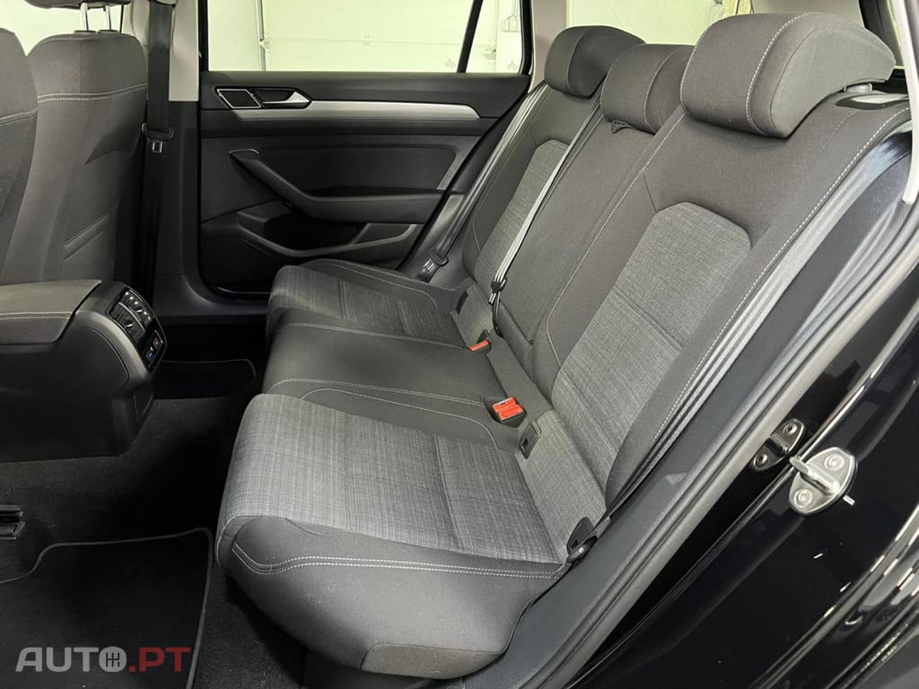 Volkswagen Passat 1.5 TSI 150cv Business Variant