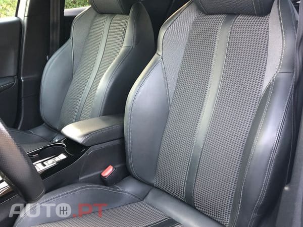 Peugeot E-2008 50 kWh GT