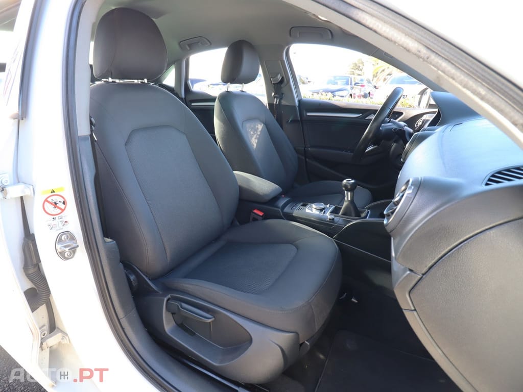Audi A3 1.6 TDI Design — fotografia 10