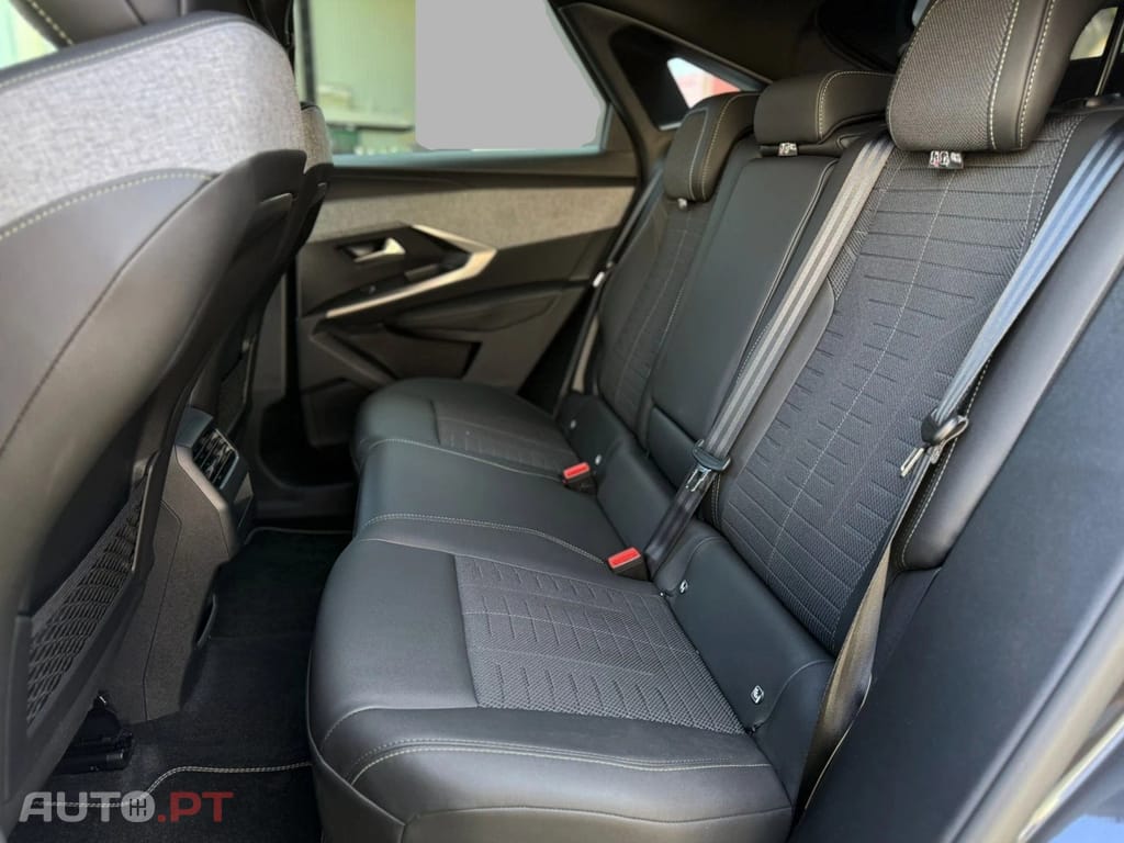 Peugeot E-3008 1.6 HYBRID ACTIVE PACK e-EAT8