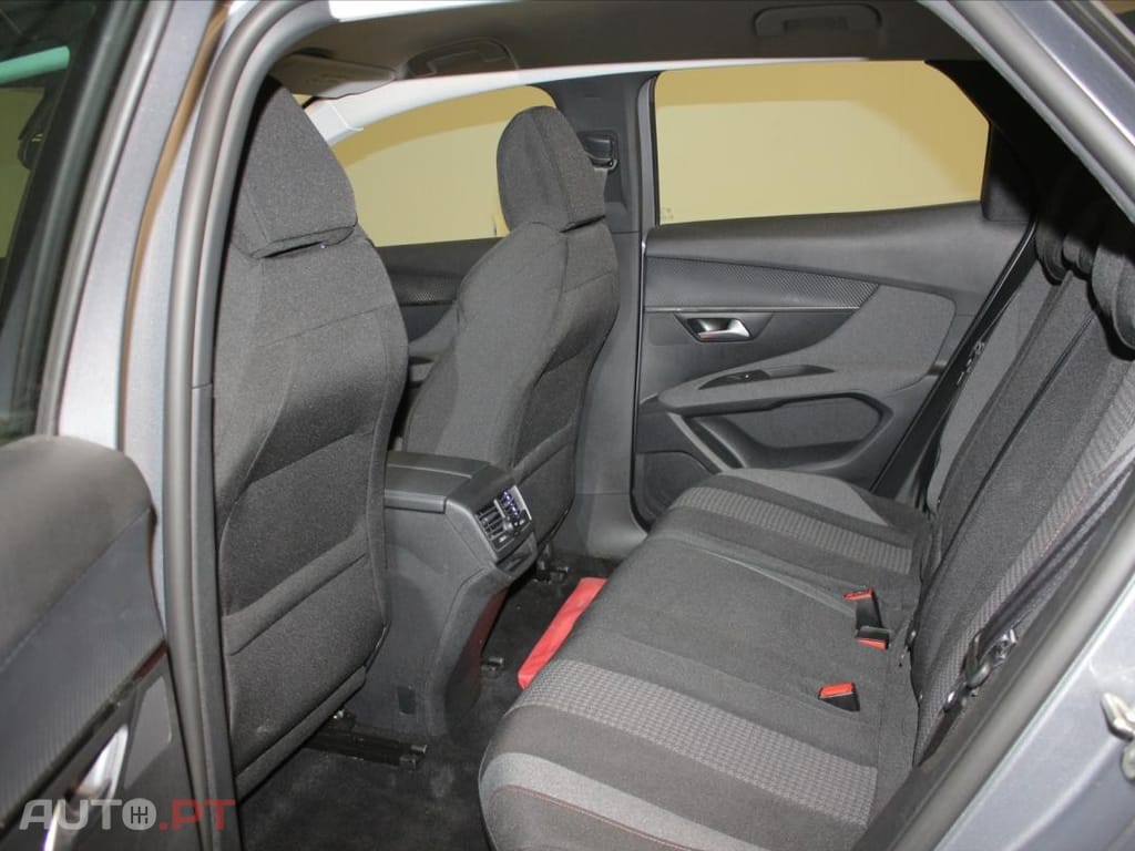 Peugeot 3008 1.5 BlueHDi Active