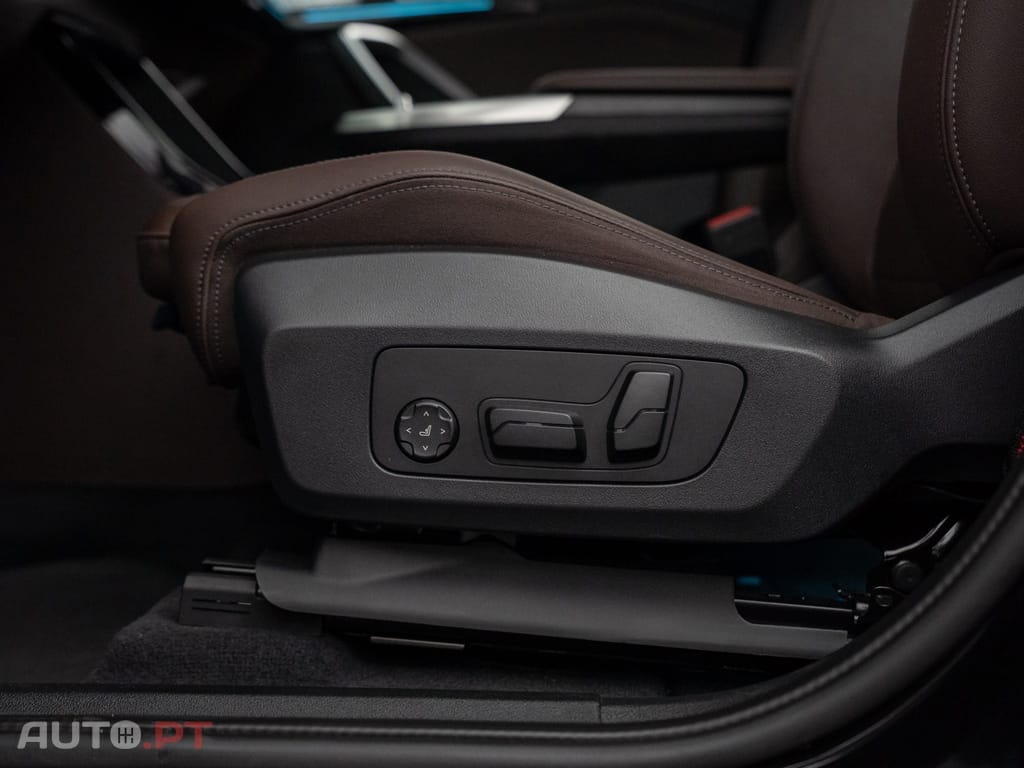 BMW iX1 xDrive30 Pack Desportivo M Pro