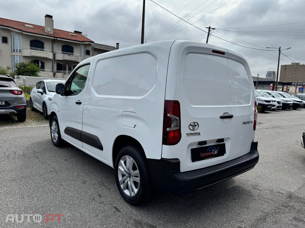 Toyota Proace 1.5D L1 Comfort - IVA DEDUTÍVEL