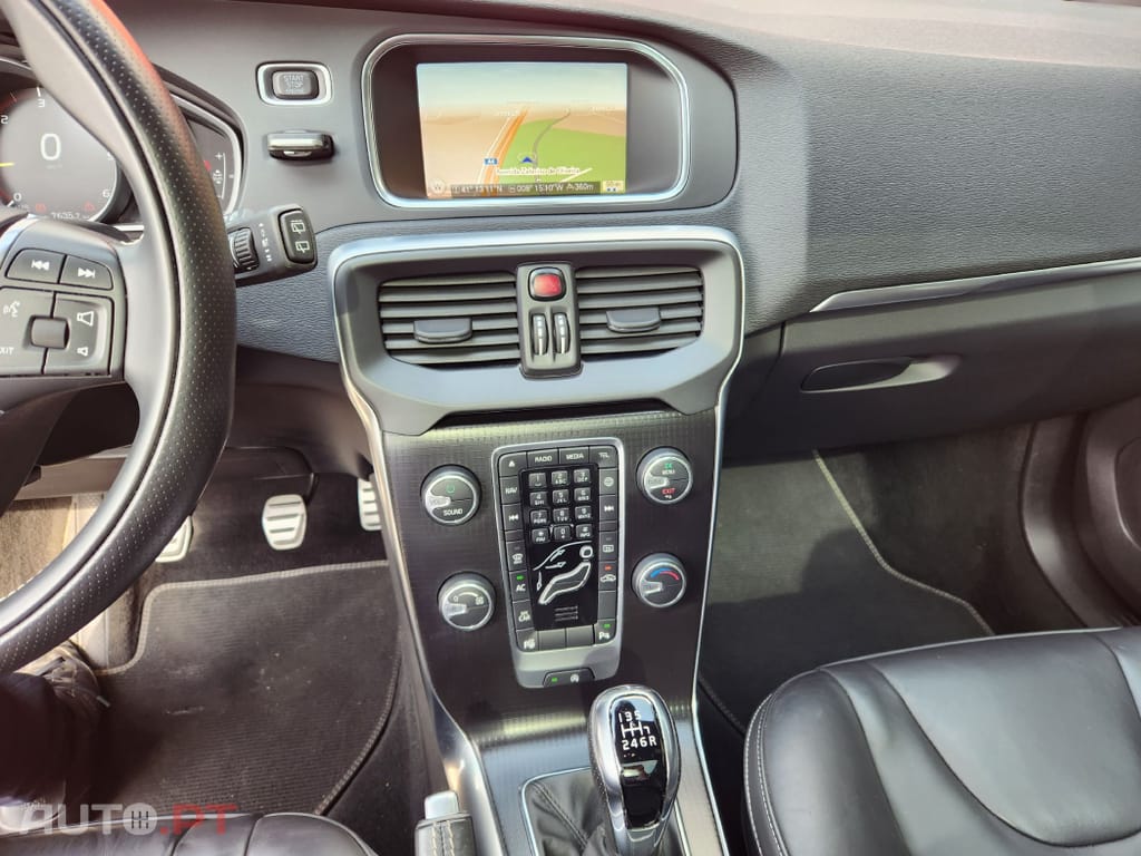 Volvo V40 2.0 D3 R-Design
