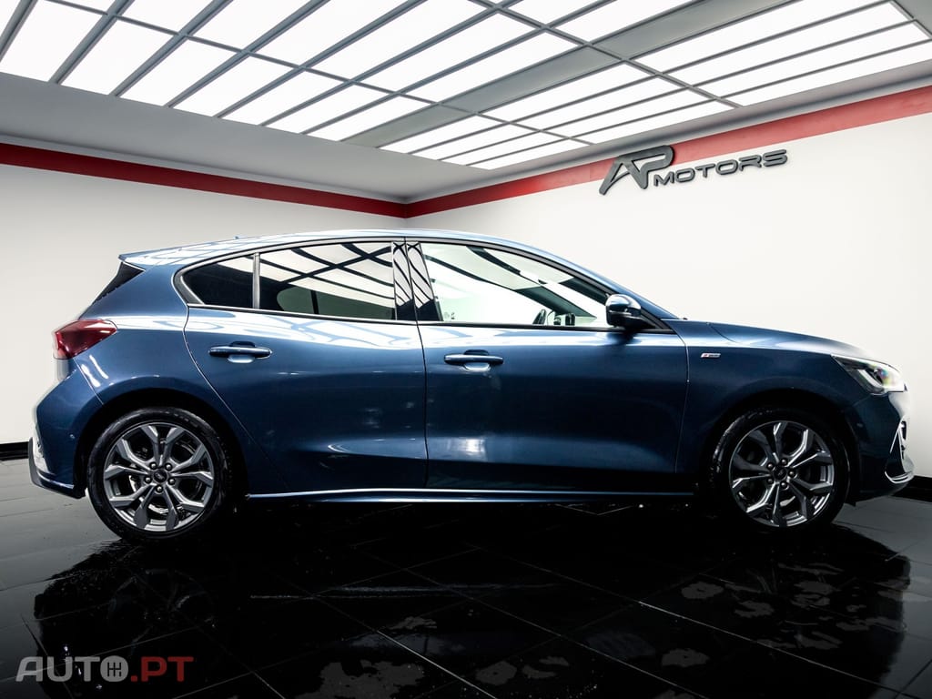 Ford Focus 1.0 EcoBoost MHEV ST-Line
