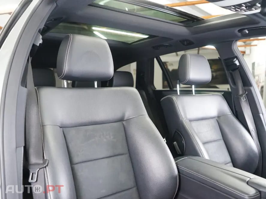 Mercedes-Benz E 220 CDi Avantgarde BlueEfficiency Auto