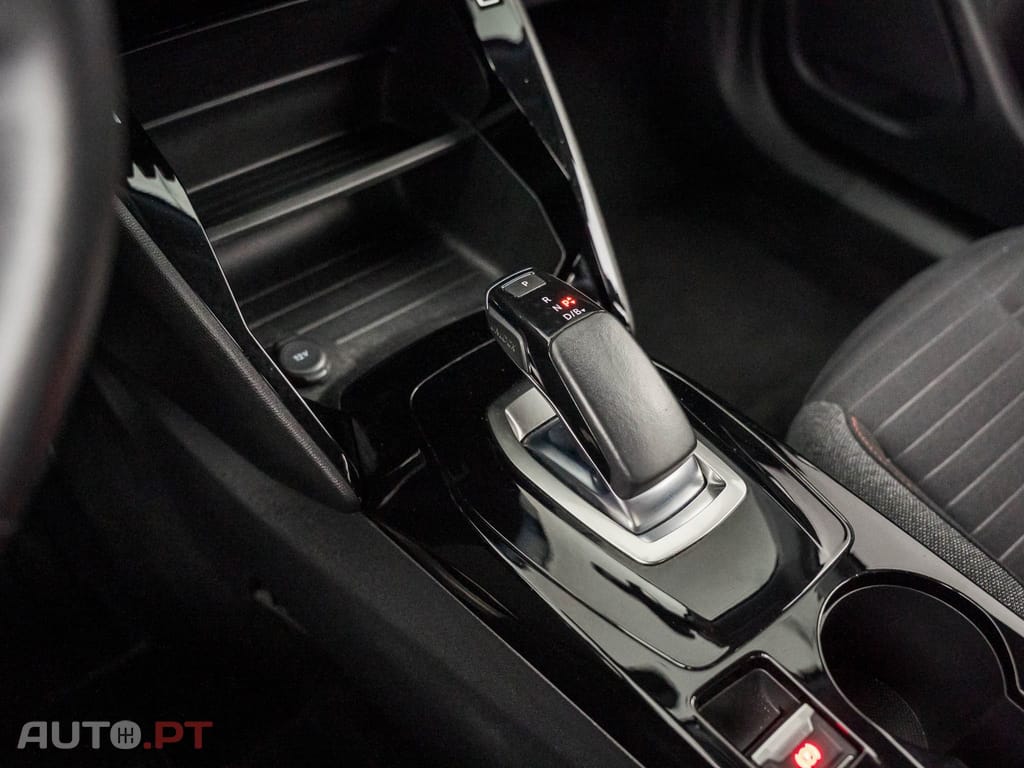 Peugeot E-2008 50 kWh Active Pack