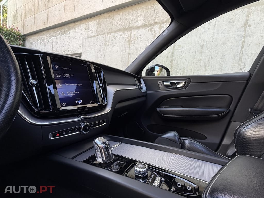 Volvo XC60 2.0 T8 PHEV R-Design AWD