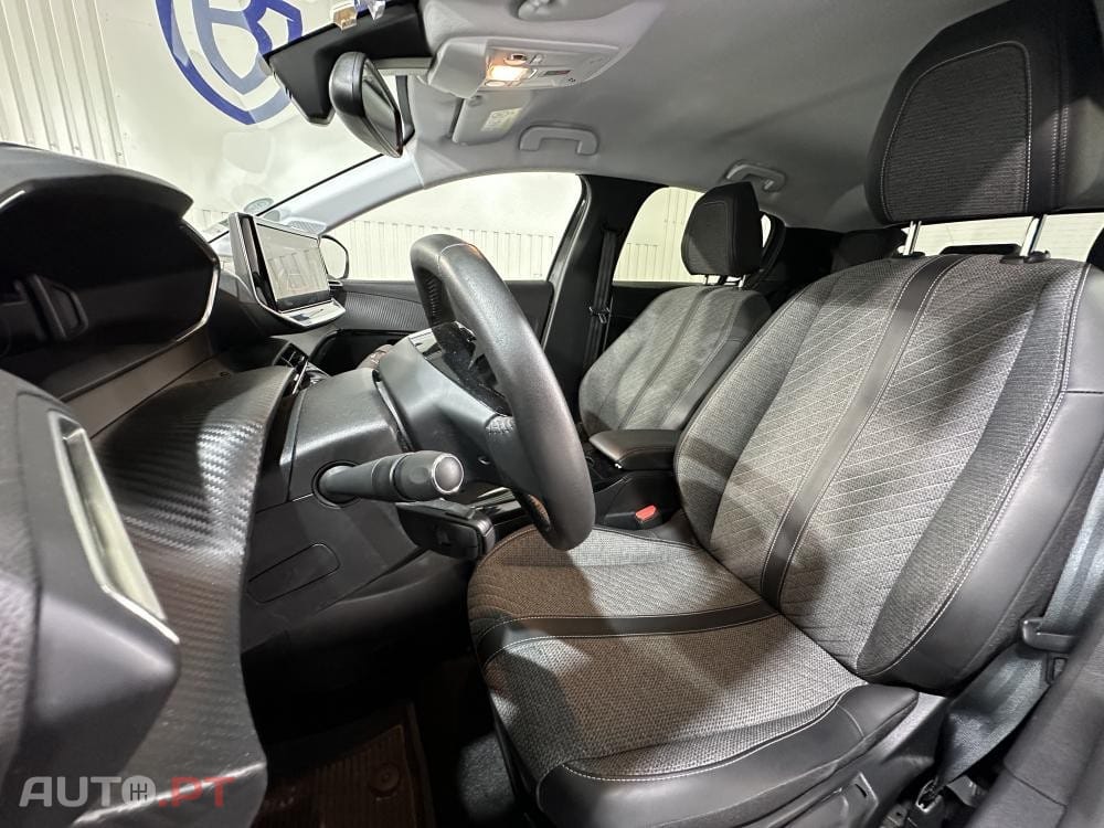 Peugeot E-208 51 kWh Allure