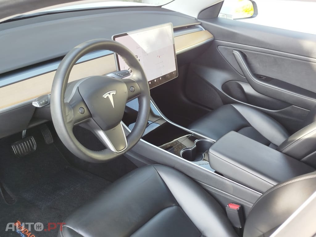 Tesla Model 3 Standard Range Plus RWD