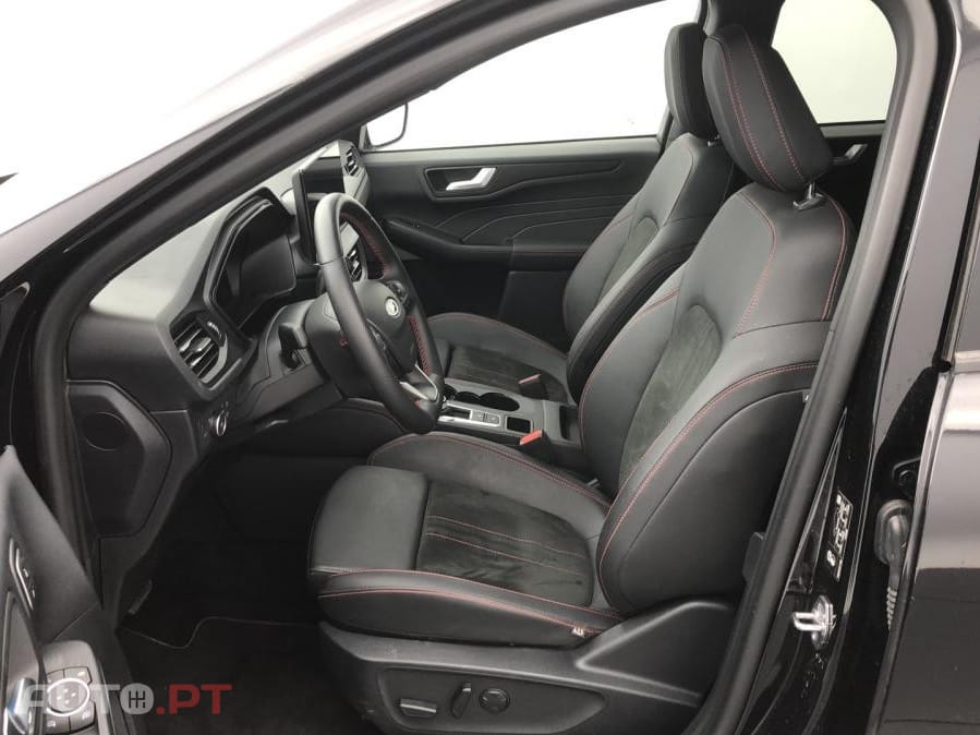 Ford Kuga 2.5 FHEV ST-Line X