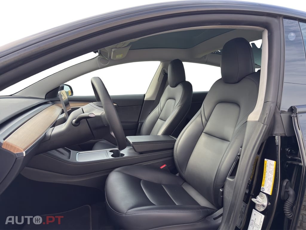 Tesla Model 3 RWD