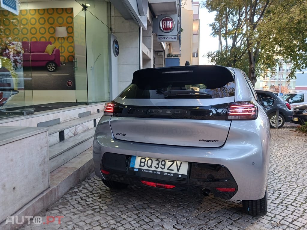 Peugeot 208 1.2 Hybrid Allure e-DCS6