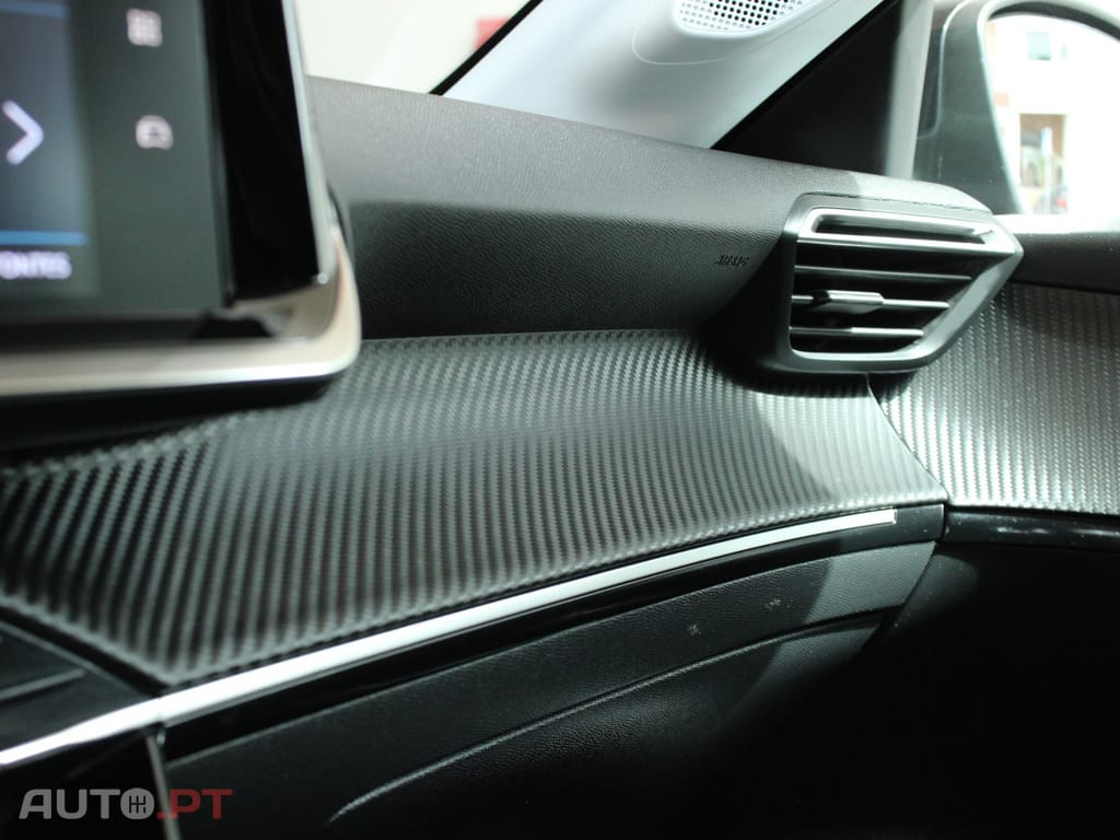 Peugeot E-208 50 kWh Allure