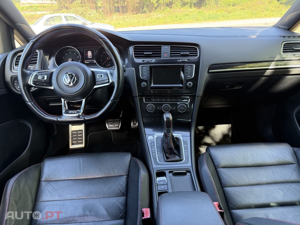 Volkswagen Golf 2.0 TSI GTI DSG