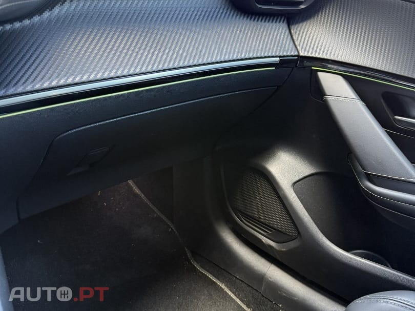 Peugeot E-208 GT