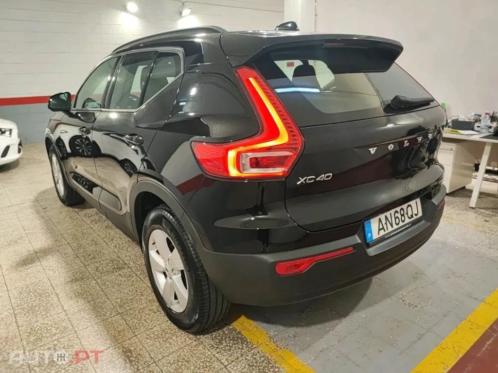 Volvo XC40 1.5 T2 Momentum Core