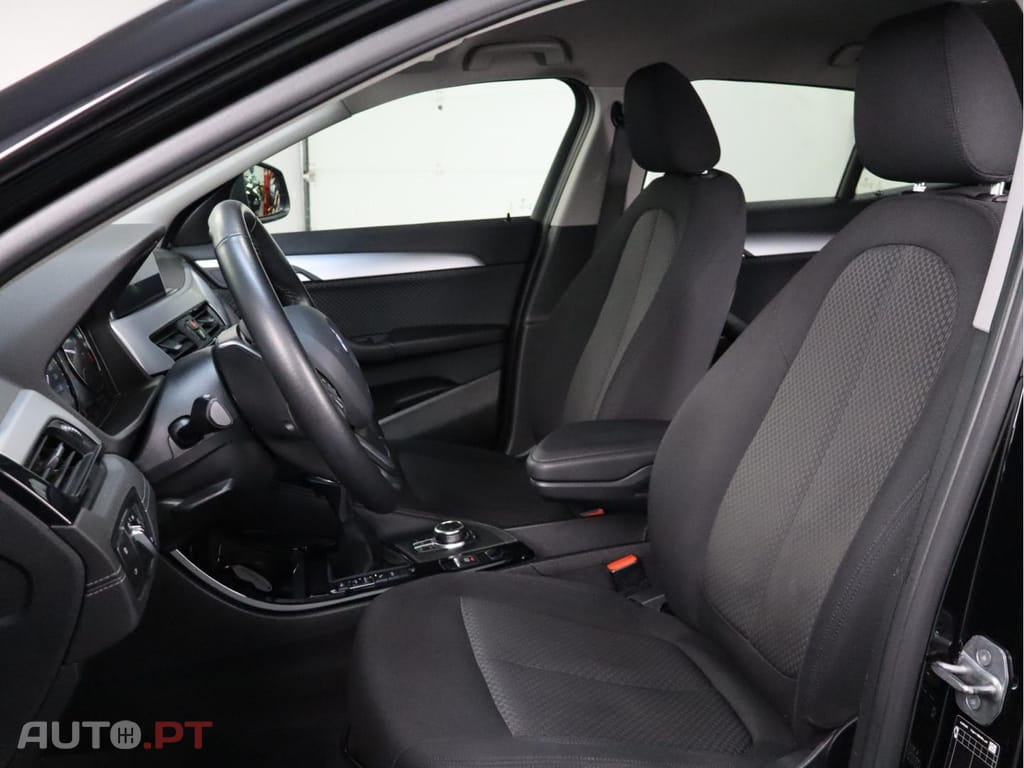 BMW X2 xDrive25e Business X