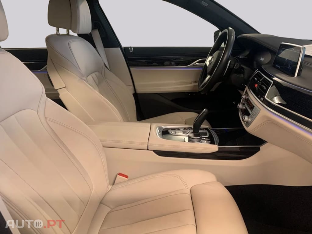 BMW 745 I.V.A DEDUTÍVEL e M Sport