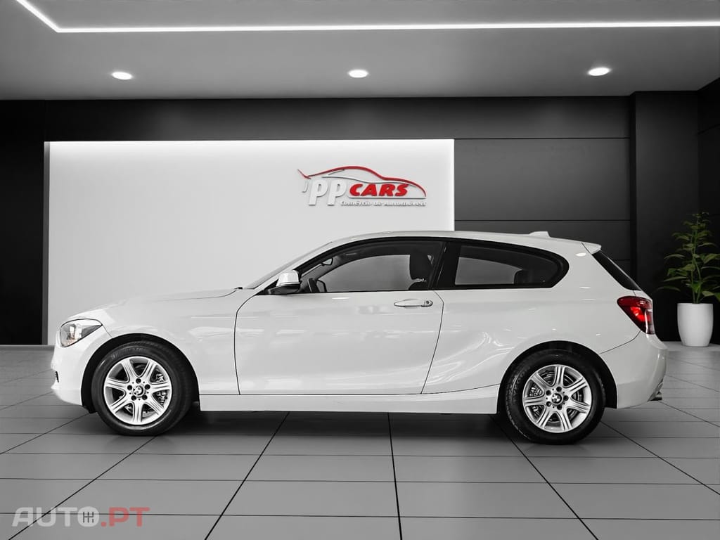 BMW 114 i — fotografia 13