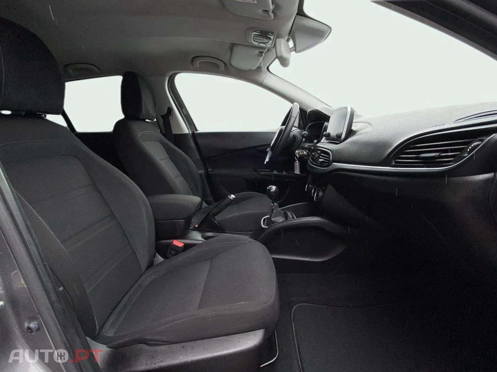 Fiat Tipo 1.6 M-Jet Lounge J17