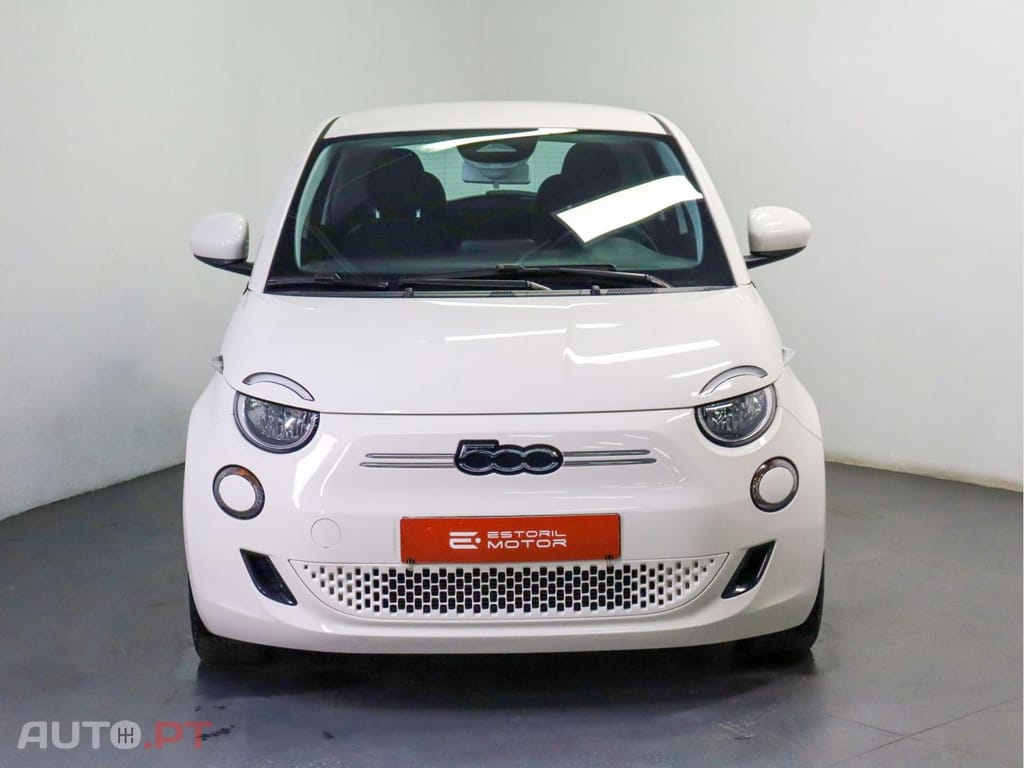 Fiat 500e  Action