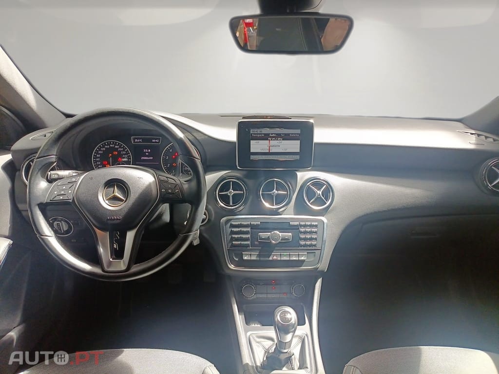 Mercedes-Benz A 200 (BlueEFFICIENCY)