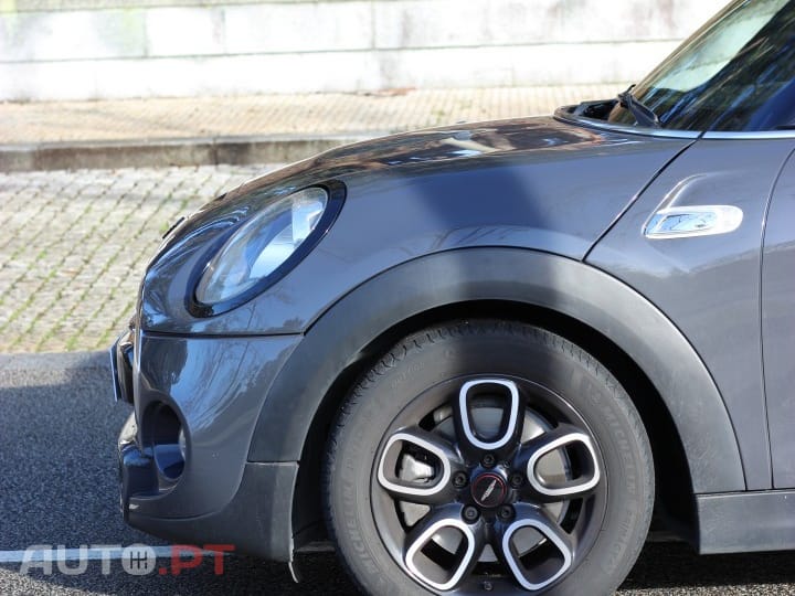 MINI Cooper Cooper SD Auto Desportiva