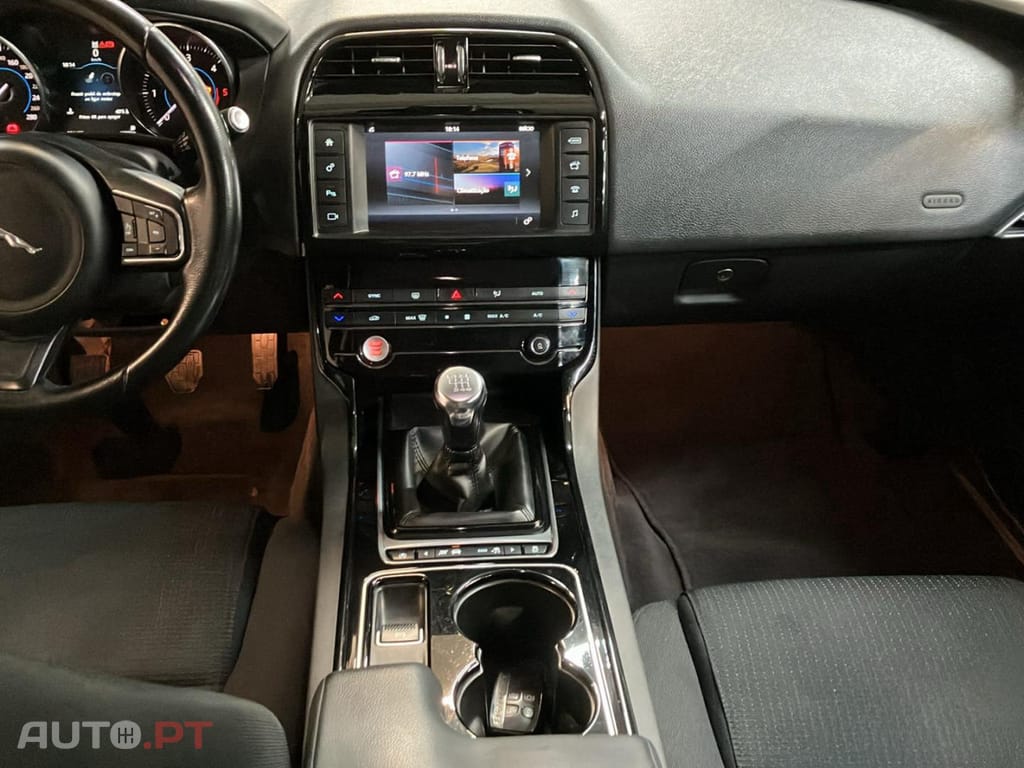 Jaguar XE 2.0 Diesel Pure