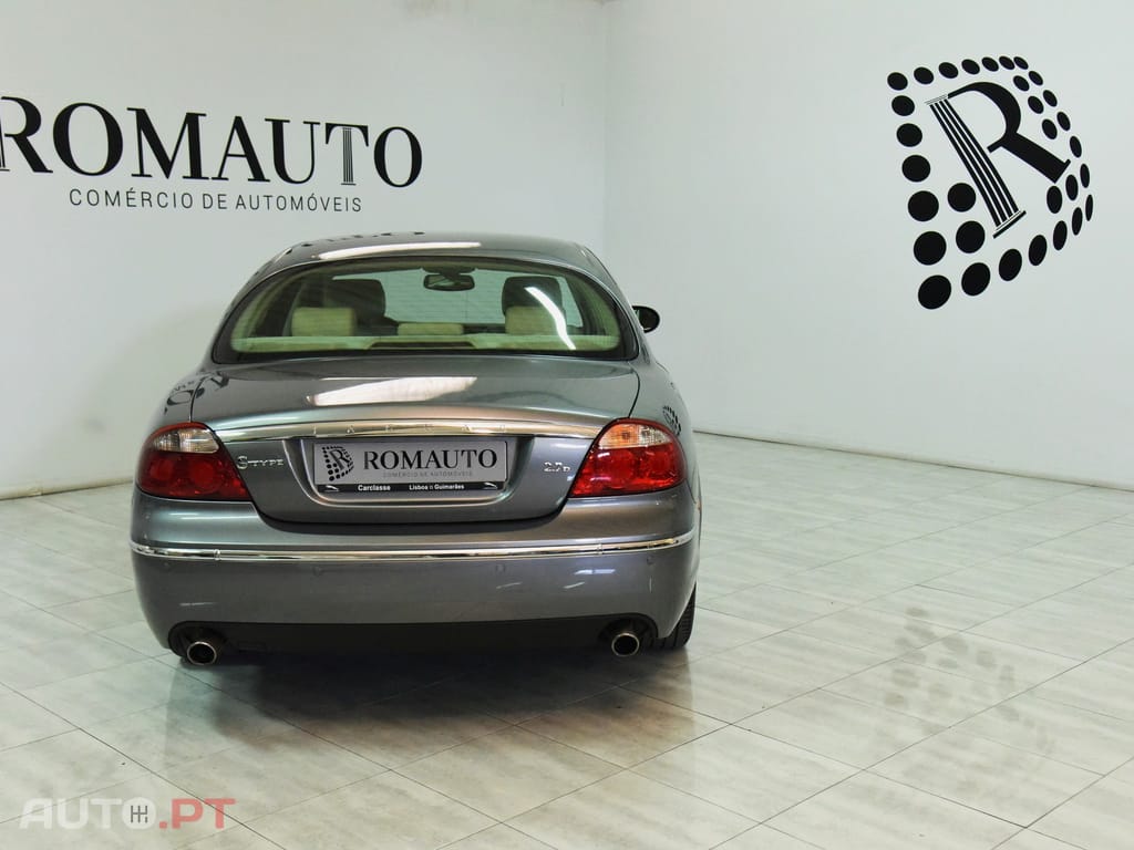 Jaguar S-Type 2.7 D V6 Executive Auto.