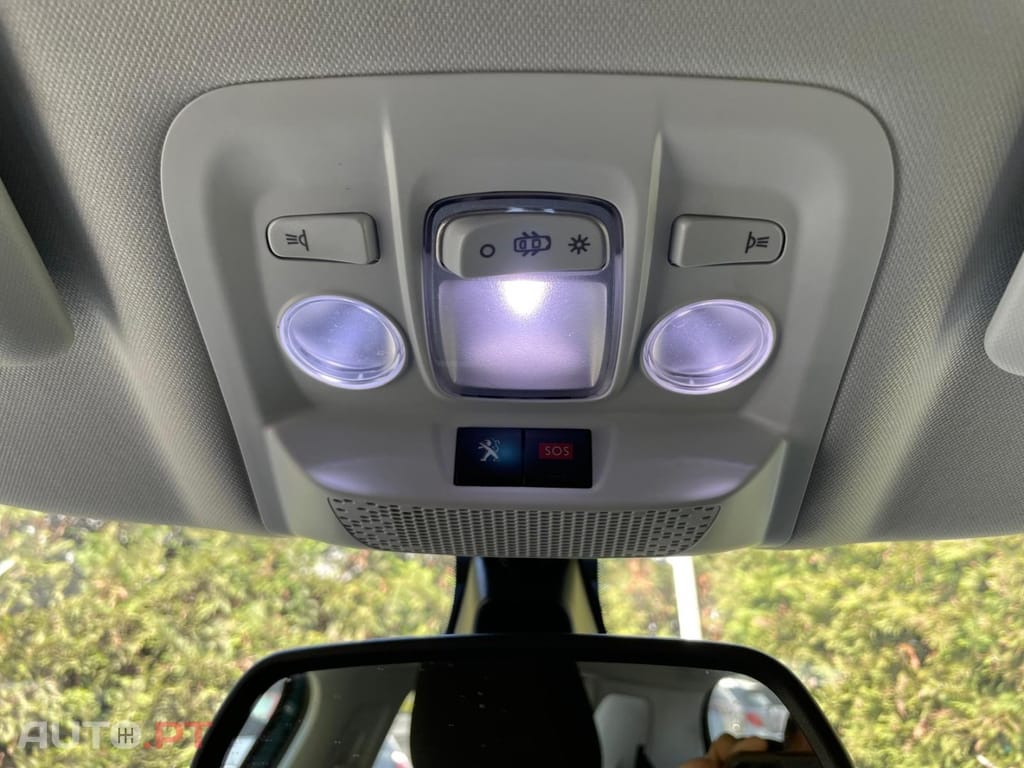 Peugeot 2008 1.2 PureTech Signature EAT6