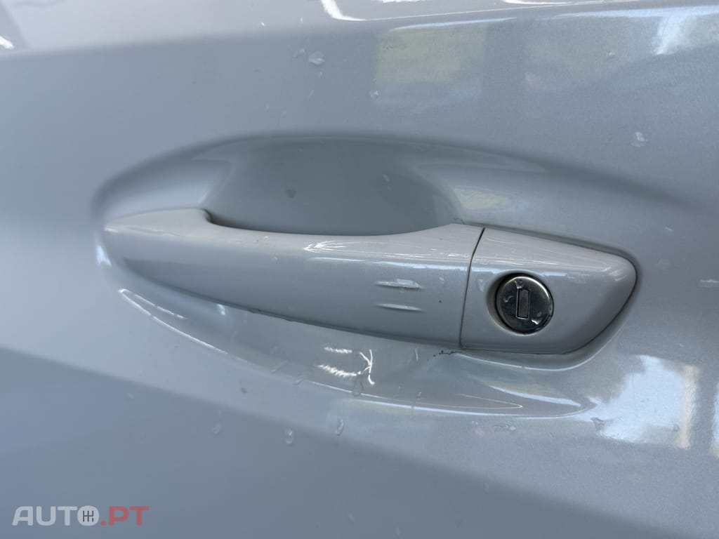 Peugeot E-208 50 kWh Allure Pack