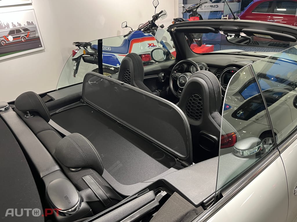 MINI Cabrio Cooper Premium Extra JCW Auto