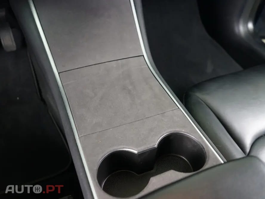 Tesla Model 3 Standard Range Plus RWD