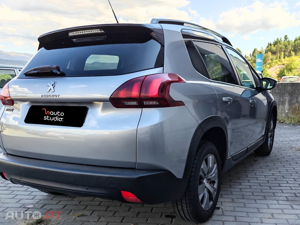 Peugeot 2008 1.2 PureTech Style