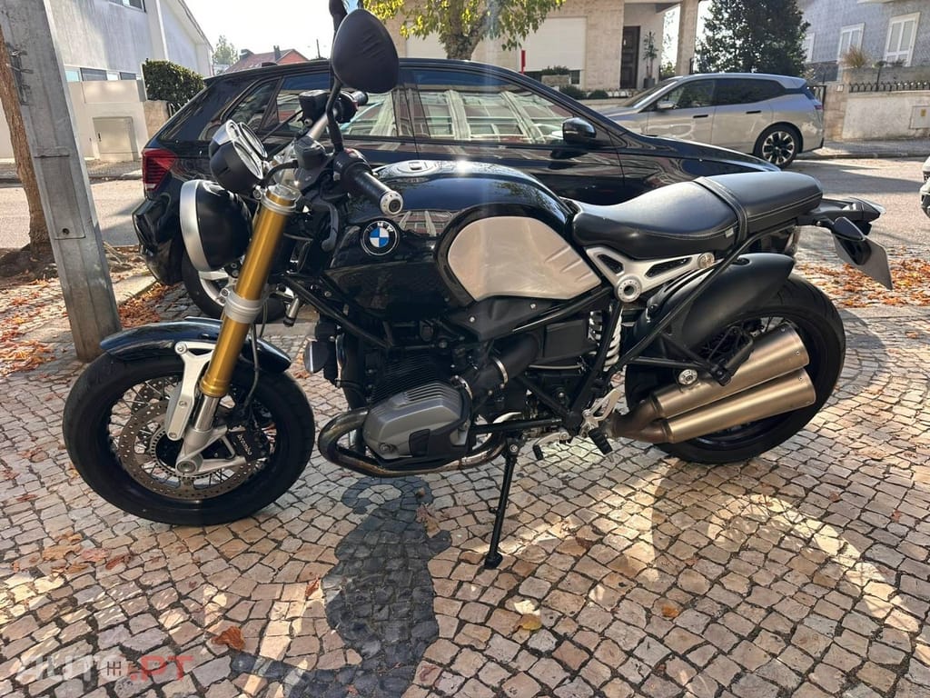 BMW R Naked