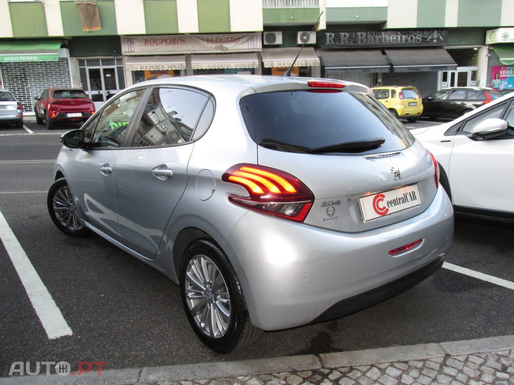 Peugeot 208 1.6 BlueHDi Style