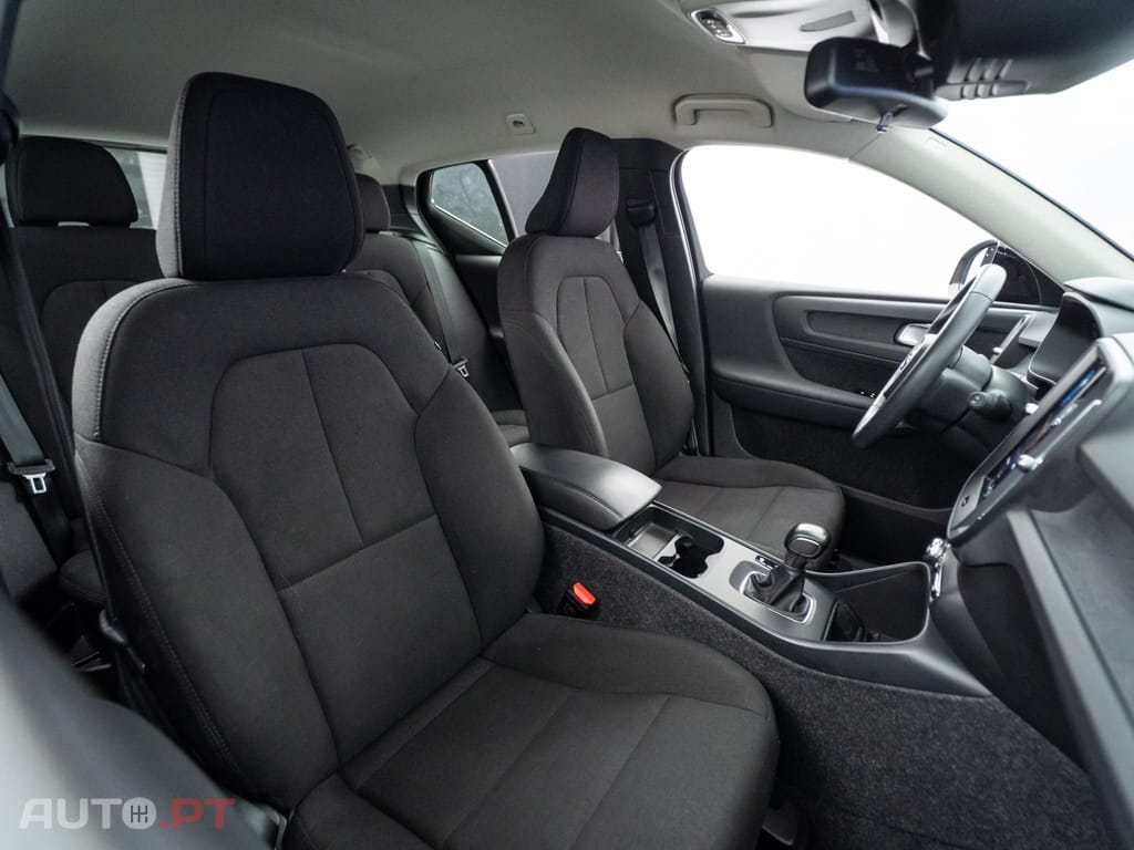 Volvo XC40 1.5 T2 Momentum Core