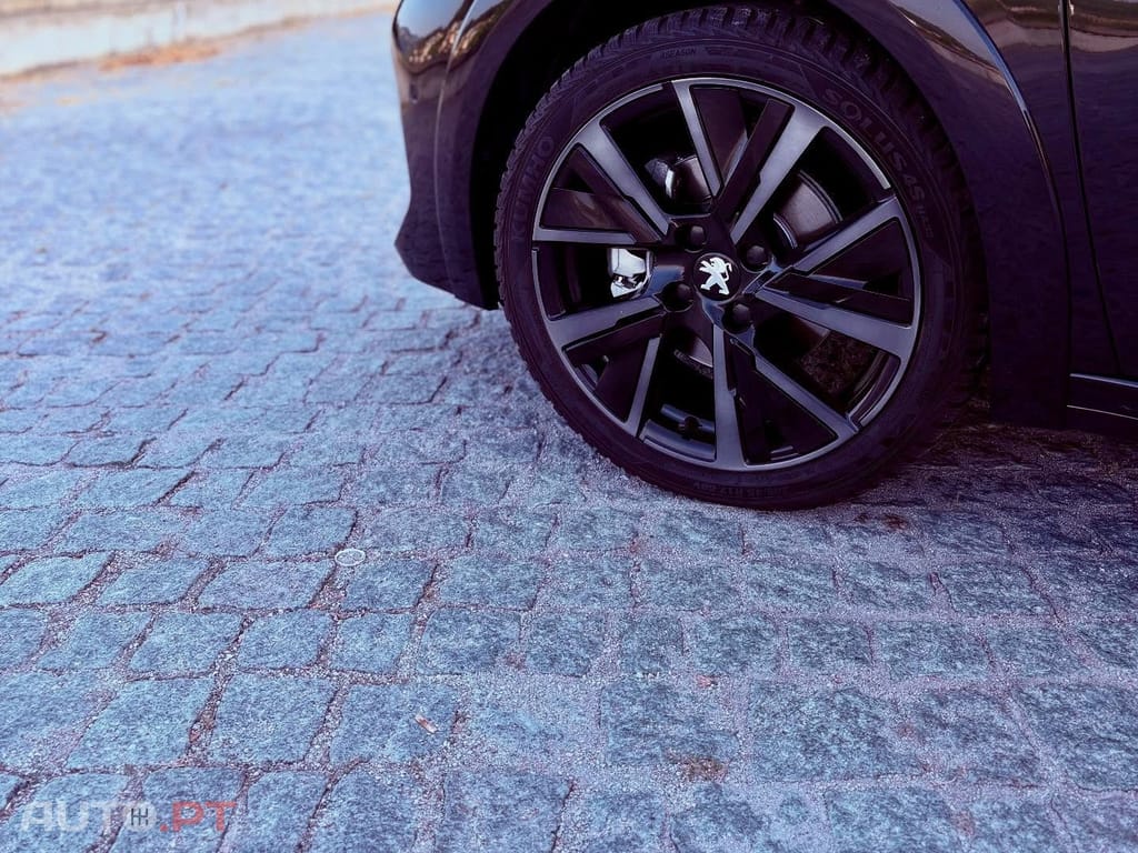 Peugeot 208 1.2 PureTech GT EAT8