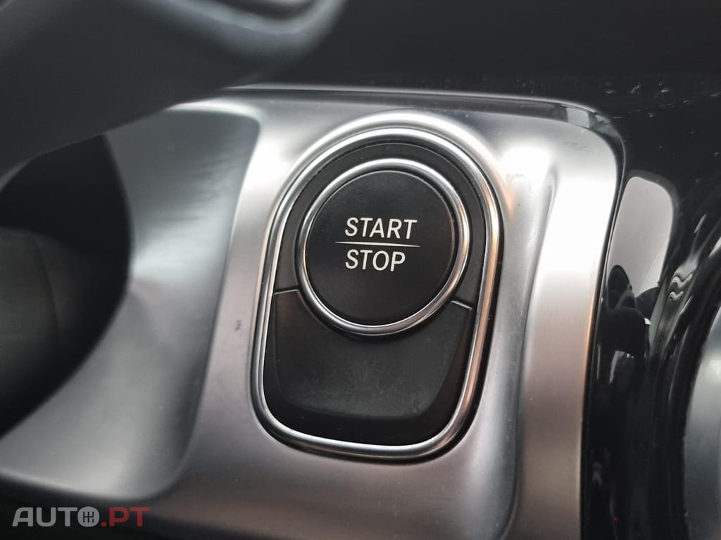 Mercedes-Benz EQB 250 Progressive — fotografia 31