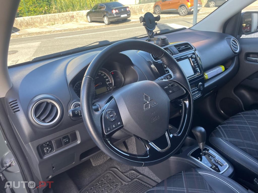 Mitsubishi Space Star 1.2 Intense CVT
