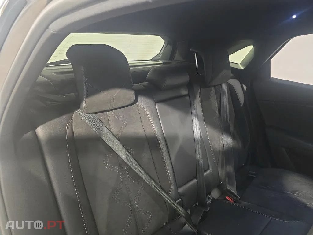 DS DS7 Crossback E-Tense Performance Line EAT8