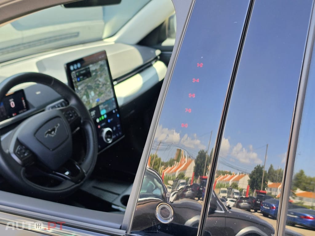 Ford Mustang Mach-E 75.7 kWh Base