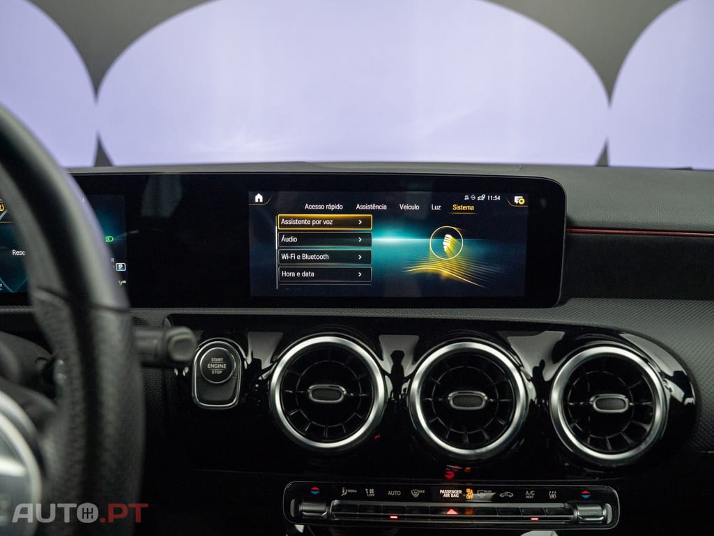 Mercedes-Benz A 250 e AMG Line