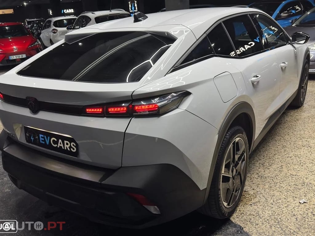Peugeot E-408 210 GT